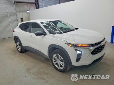 Czwarte zdjęcie samochodu z boku: 2026 CHEVROLET TRAX LS VIN:KL77LFEP7TC087183 - miniatura