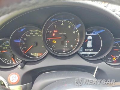 Zdjęcie 9 z 13 samochodu: 2017 PORSCHE CAYENNE VIN:WP1AA2A29HKA88882 - miniatura