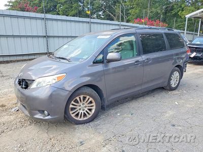 2014 TOYOTA SIENNA XLE 8-PASSENGER 5TDYK3DC0ES486882 - główne zdjęcie licytacji z USA - miniatura