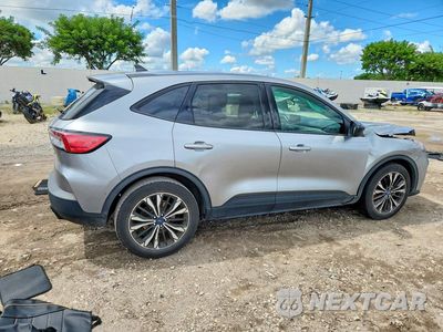 Trzecie zdjęcie samochodu z tyłu: 2022 FORD ESCAPE SE VIN:1FMCU0G66NUB96520 - miniatura