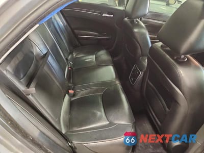 Zdjęcie 10 z 12 samochodu: 2017 CHRYSLER 300C VIN:2C3CCAKG5HH586937 - miniatura
