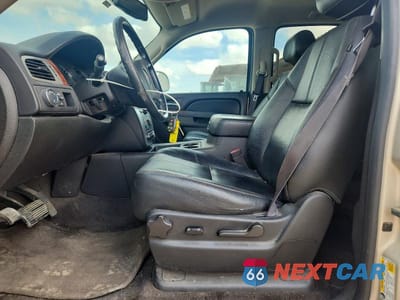 Zdjęcie 7 z 13 samochodu: 2013 GMC YUKON SLT VIN:1GKS1CE08DR376337 - miniatura