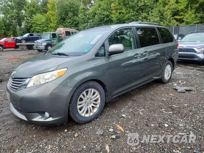 2013 TOYOTA SIENNA XLE 8-PASSENGER 5TDYK3DC7DS382727 - główne zdjęcie licytacji z USA - miniatura