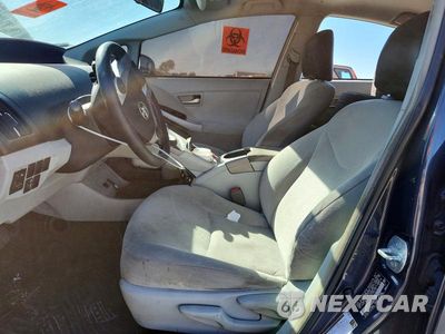 Zdjęcie 7 z 12 samochodu: 2015 TOYOTA PRIUS TWO VIN:JTDKN3DU3F0395776 - miniatura