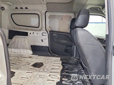 Zdjęcie 11 z 14 samochodu: 2022 RAM PROMASTER CITY TRADESMAN VIN:ZFBHRFABXN6W63028 - miniatura