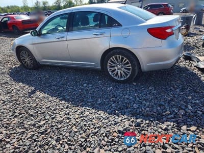Drugie zdjęcie samochodu z przodu: 2011 CHRYSLER 200 LIMITED VIN:1C3BC2FG9BN527531 - miniatura