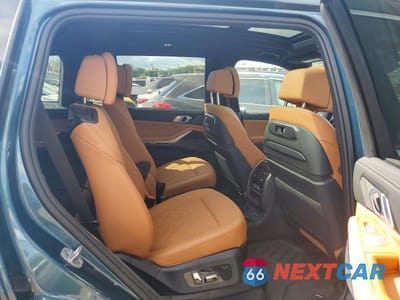 Zdjęcie 10 z 12 samochodu: 2025 BMW X7 XDRIVE40I VIN:5UX23EM08S9W46164 - miniatura