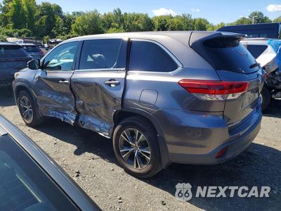 Drugie zdjęcie samochodu z przodu: 2018 TOYOTA HIGHLANDER LE VIN:5TDBZRFH2JS903314 - miniatura