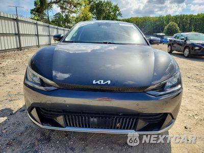 Piąte zdjęcie samochodu w środku: 2022 KIA EV6 WIND VIN:KNDC3DLC2N5085872 - miniatura