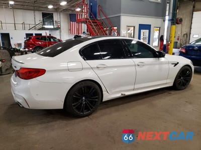 Trzecie zdjęcie samochodu z tyłu: 2019 BMW M5 VIN:WBSJF0C56KB284857 - miniatura