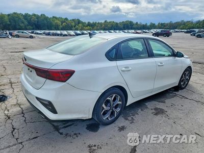 Trzecie zdjęcie samochodu z tyłu: 2019 KIA FORTE LXS VIN:3KPF24AD0KE046774 - miniatura