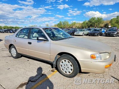Czwarte zdjęcie samochodu z boku: 1996 TOYOTA CAMRY LE VIN:4T1BG12K9TU689666 - miniatura