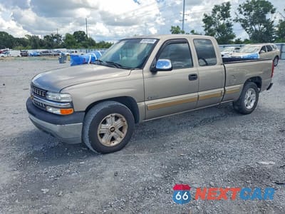 2002 CHEVROLET SILVERADO C1500 2GCEC19T921242745 - główne zdjęcie licytacji z USA - miniatura