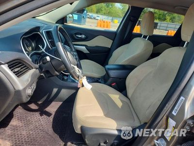 Zdjęcie 7 z 13 samochodu: 2017 JEEP CHEROKEE LATITUDE VIN:1C4PJMCS4HW601565 - miniatura