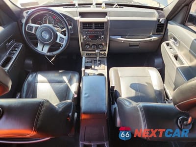 Zdjęcie 8 z 13 samochodu: 2012 JEEP LIBERTY JET VIN:1C4PJMFK5CW127906 - miniatura