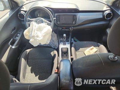 Zdjęcie 8 z 13 samochodu: 2021 NISSAN KICKS SV VIN:3N1CP5CV9ML538320 - miniatura