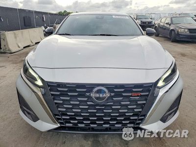 Piąte zdjęcie samochodu w środku: 2023 NISSAN ALTIMA SR VIN:1N4BL4CV5PN364206 - miniatura