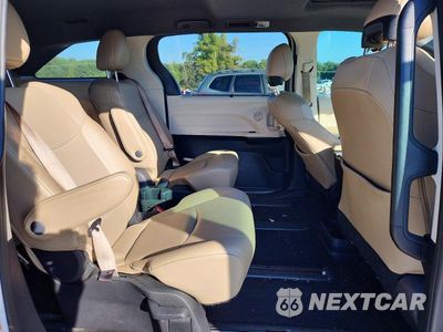 Zdjęcie 11 z 14 samochodu: 2021 TOYOTA SIENNA XLE VIN:5TDJRKEC9MS018752 - miniatura