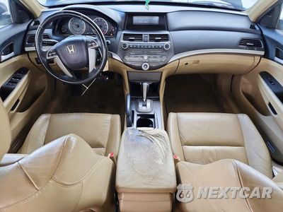 Zdjęcie 8 z 12 samochodu: 2011 HONDA ACCORD SE VIN:1HGCP2F63BA067853 - miniatura