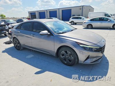 Czwarte zdjęcie samochodu z boku: 2023 HYUNDAI ELANTRA SEL VIN:KMHLM4AG9PU596809 - miniatura
