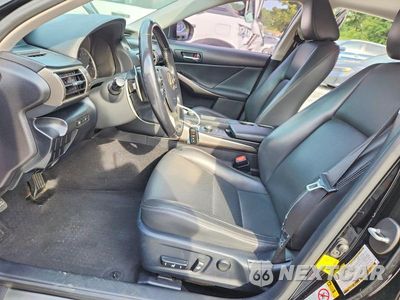 Zdjęcie 7 z 12 samochodu: 2016 LEXUS IS 200T VIN:JTHBA1D24G5006144 - miniatura