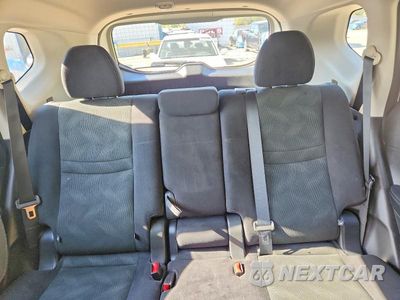 Zdjęcie 10 z 13 samochodu: 2016 NISSAN ROGUE S VIN:5N1AT2MT5GC741650 - miniatura