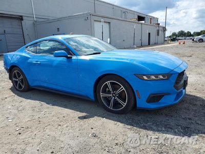 Czwarte zdjęcie samochodu z boku: 2024 FORD MUSTANG VIN:1FA6P8TH6R5138606 - miniatura