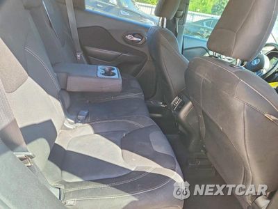 Zdjęcie 11 z 13 samochodu: 2015 JEEP CHEROKEE LATITUDE VIN:1C4PJLCB1FW642789 - miniatura