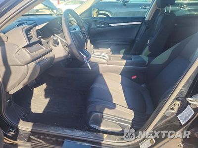 Zdjęcie 7 z 12 samochodu: 2018 HONDA CIVIC LX VIN:19XFC2F53JE020641 - miniatura
