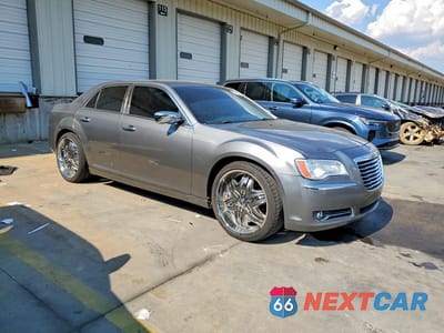 Czwarte zdjęcie samochodu z boku: 2012 CHRYSLER 300C VIN:2C3CCAET5CH108468 - miniatura