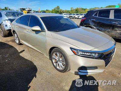 Czwarte zdjęcie samochodu z boku: 2018 HONDA ACCORD LX VIN:1HGCV1F1XJA024999 - miniatura