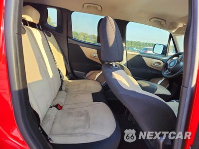 Zdjęcie 11 z 13 samochodu: 2015 JEEP RENEGADE SPORT VIN:ZACCJAAT0FPB71216 - miniatura