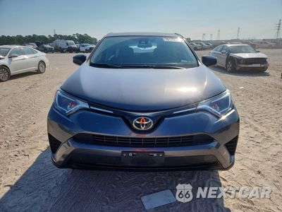 Piąte zdjęcie samochodu w środku: 2018 TOYOTA RAV4 LE VIN:JTMZFREV9JJ745081 - miniatura