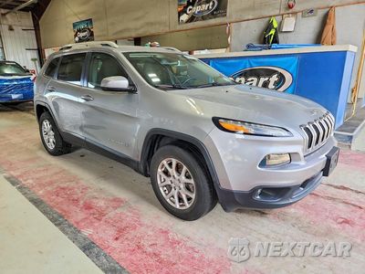 Czwarte zdjęcie samochodu z boku: 2015 JEEP CHEROKEE LATITUDE VIN:1C4PJMCBXFW764461 - miniatura