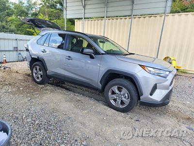 Czwarte zdjęcie samochodu z boku: 2025 TOYOTA RAV4 LE VIN:JTMLWRFV6SD325993 - miniatura
