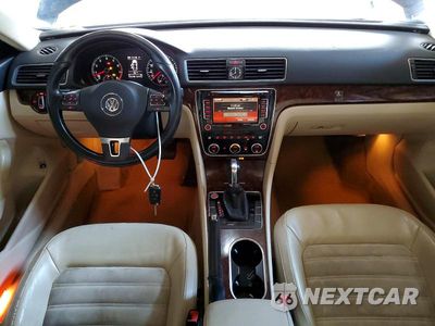 Zdjęcie 8 z 12 samochodu: 2013 VOLKSWAGEN PASSAT SEL VIN:1VWCM7A38DC072021 - miniatura