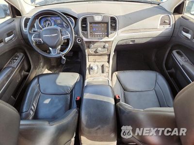 Zdjęcie 8 z 12 samochodu: 2015 CHRYSLER 300 LIMITED VIN:2C3CCAAG2FH832809 - miniatura