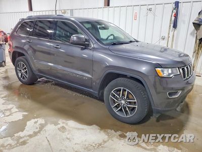 Czwarte zdjęcie samochodu z boku: 2018 JEEP GRAND CHEROKEE LAREDO VIN:1C4RJFAG4JC403708 - miniatura