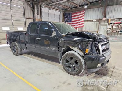 Czwarte zdjęcie samochodu z boku: 2008 CHEVROLET SILVERADO C1500 VIN:1GCEC190X8Z268695 - miniatura