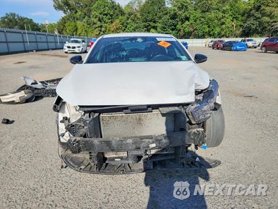 Piąte zdjęcie samochodu w środku: 2024 KIA FORTE GT LINE VIN:3KPF54AD6RE789618 - miniatura