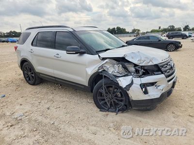 Czwarte zdjęcie samochodu z boku: 2018 FORD EXPLORER XLT VIN:1FM5K7DH5JGA97645 - miniatura