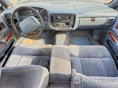 Zdjęcie 8 z 12 samochodu: 1996 CHEVROLET CAPRICE CLASSIC VIN:1G1BL52W2TR128375 - miniatura