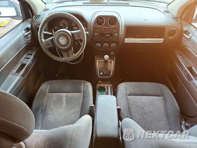 Zdjęcie 8 z 12 samochodu: 2014 JEEP COMPASS SPORT VIN:1C4NJDBB1ED828227 - miniatura