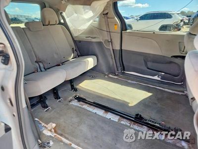 Zdjęcie 11 z 14 samochodu: 2014 TOYOTA SIENNA LE VIN:5TDKK3DC4ES408062 - miniatura