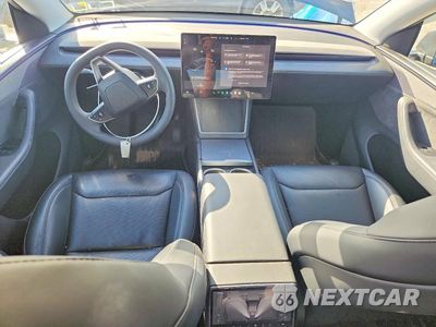 Zdjęcie 8 z 13 samochodu: 2026 TESLA MODEL Y VIN:7SAYGDEE1TA393538 - miniatura