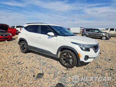 Czwarte zdjęcie samochodu z boku: 2024 KIA SELTOS EX VIN:KNDER2AA2R7552036 - miniatura