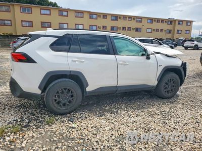 Trzecie zdjęcie samochodu z tyłu: 2022 TOYOTA RAV4 XLE VIN:2T3W1RFVXNC199156 - miniatura