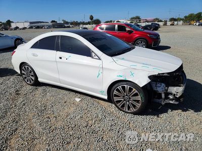 Czwarte zdjęcie samochodu z boku: 2019 MERCEDES-BENZ CLA 250 VIN:WDDSJ4EBXKN721994 - miniatura