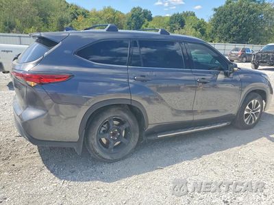 Trzecie zdjęcie samochodu z tyłu: 2022 TOYOTA HIGHLANDER XLE VIN:5TDGZRAH1NS122951 - miniatura