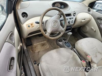Zdjęcie 8 z 13 samochodu: 2005 TOYOTA ECHO BASE VIN:JTDAT123950365177 - miniatura
